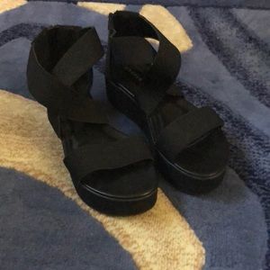 Women’s platform sandals